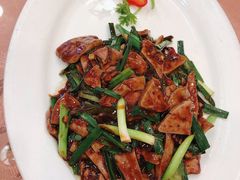 大蒜叶炒羊肝-张一品食府