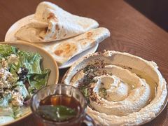 Hummus鹰嘴豆泥-Uncle Kosto科斯托·中东菜