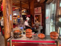 -老滇山寨•云南特色菜•地方菜•民族风情歌舞表演(金碧店)