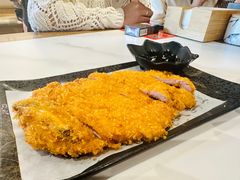 馋嘴炸猪排-馋三尺蟹粉小笼(人民广场店)