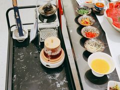 -红鼎豆捞·非遗鲍皇汤火锅(宝丰路店)