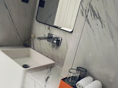 -雲宜贵宾舍酒店(深圳龙东地铁站店)