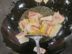 -屯老二农家铁锅炖·行业领军者(梅江店)