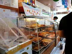 面包甜点陈列柜-全家便利店(中原二店)