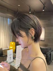 -BULB STUDIO 巴柏明星发型工作室