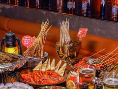 -何师烧烤Pro ·江湖川菜·小龙虾·精酿(太古里旗舰店)
