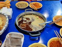 -马路边边串串香(苗栗路店)