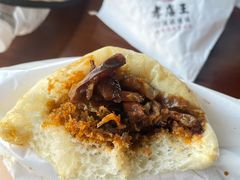 双拼肉夹馍（笋干肉+香肠）-孝店王酒酿馒头(安昌1店)