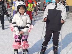 -采薇庄园四季滑雪场