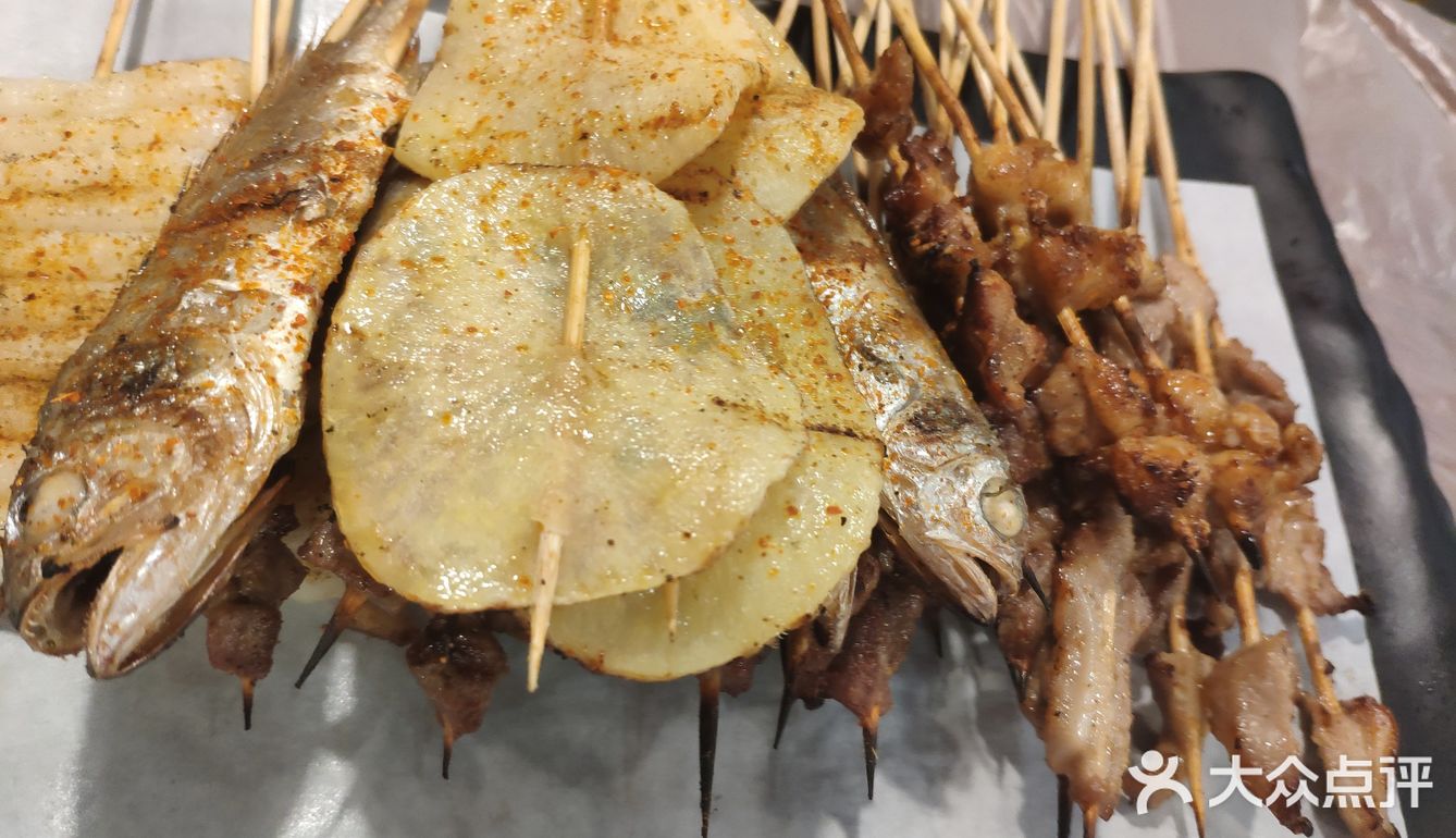 特色小黄鱼肉质鲜嫩，主打推荐！