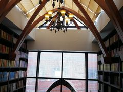 -钟书阁(松江泰晤士小镇店)