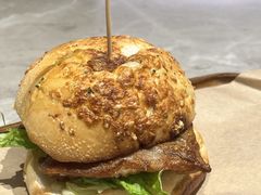 招牌秘制鸡腿堡-必胜客(东大桥店)