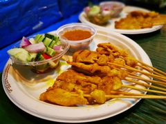 -席娜卡琳火车铁道夜市