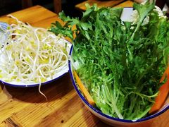 -野山舂·贵州现舂酸汤火锅(鸿通城店)