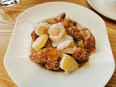 菠萝油条虾-渔太泰漓江小馆·广西融合菜(西街店)