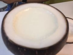-志龙皇冠吃货椰子铺
