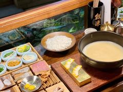 -银米·云南传统过桥米线(双廊黑金冠店)