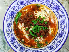-渝之汇牛肉豌杂面