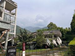 -四川汶川特大地震漩口中学遗址