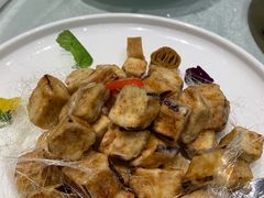 -鞍山大白鲨美食酒店