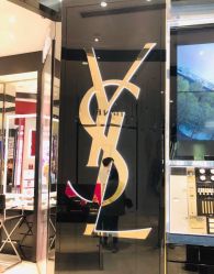 门面-YVESSAINTLAURENT