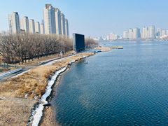 -麦当劳(吉林站13检票口对面)