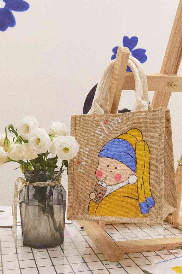 梵星画室diy艺术空间-"美女画室,一直在这里画画,心情快乐的事情.