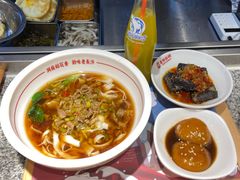 -呷佬·长沙手工米粉(金沙江路店)