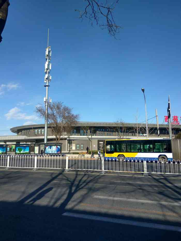 西苑交通枢纽-"去颐和园回来从西苑上的地铁,导航显示很乱.