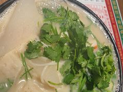-肥汁米蘭香港米线(定西路店)