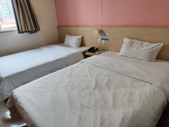 -7天酒店(上海江宁路地铁站玉佛寺店)