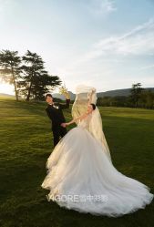 -雪中彩影婚纱摄影·微光艺术中心