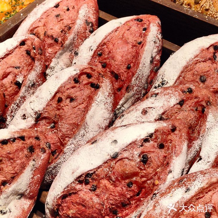 新街口面包店竞争越来越激烈!法大吉真的好吃