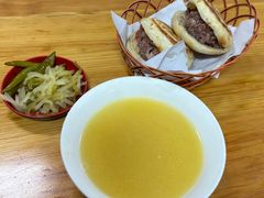 -闫家驴肉火烧(五四店)