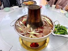 炕锅牛肉-撒拉人家.酸菜牦牛肉火锅
