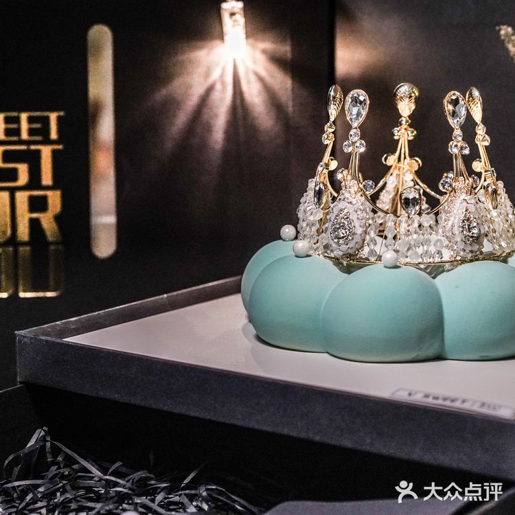 终于拔草V甜，布鲁斯女王戴冠很不错！