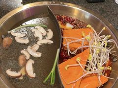 -小天鹅火锅·一线江景洪鼎旗舰店(洪崖洞店)