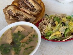 -洪峰浩老北京烧饼夹肉(角门路店)