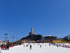-采薇庄园四季滑雪场