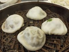 菊叶汤包半笼-鸡鸣汤包(广东路店)