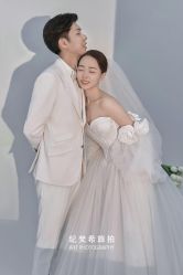 -纪梵希旅拍婚纱摄影(大连总店)