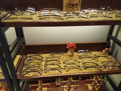 -肆兮眼镜·蔡司·徕卡战略合作店(大坪店)