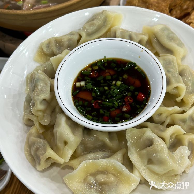 杭州西湖边的烟火气,贴胃的一郭羊肉炉