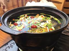 -陆记牛庄·碳锅龙虾烧烤(爱上花园店)