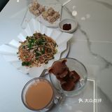 适合和朋友来坐坐聊聊天 2，菜品颜值很高