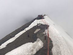 -希尔特峰