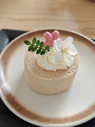 -童谣里医疗级月子中心(独栋湖景店)