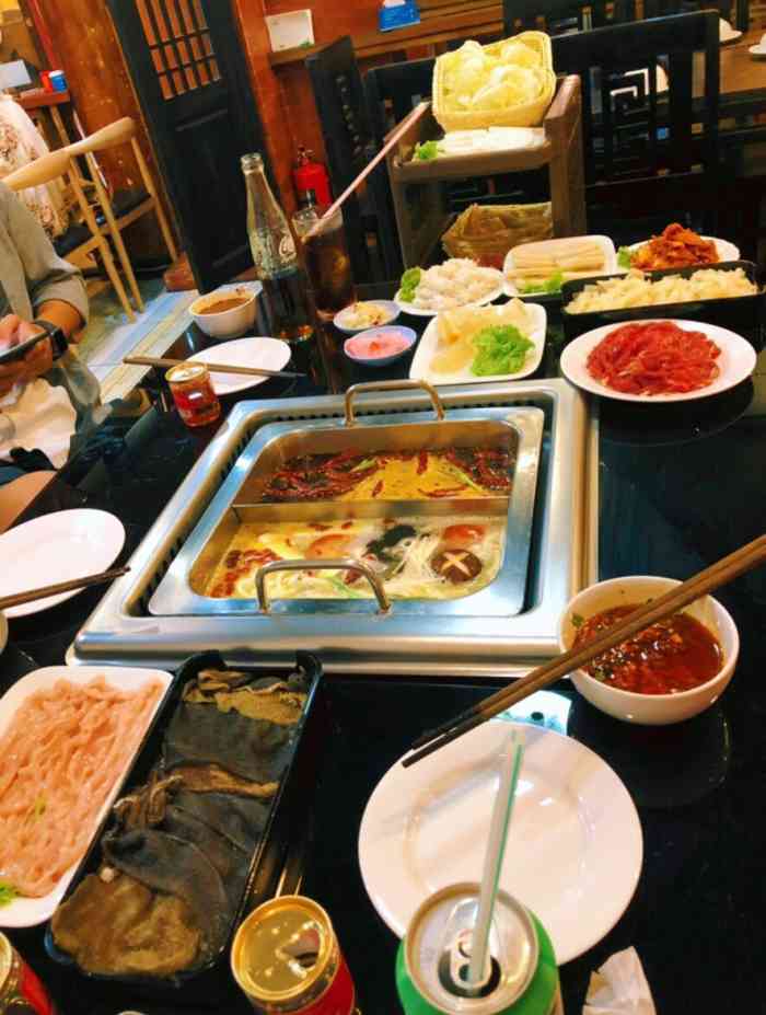 六扇门火锅-"不是刷好评的!真正的重庆游客!服务超级好.