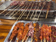 -哈尔滨小酒馆·鲜肉现穿自助烧烤(康新花园店)