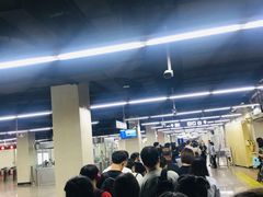 -人民广场(地铁站)